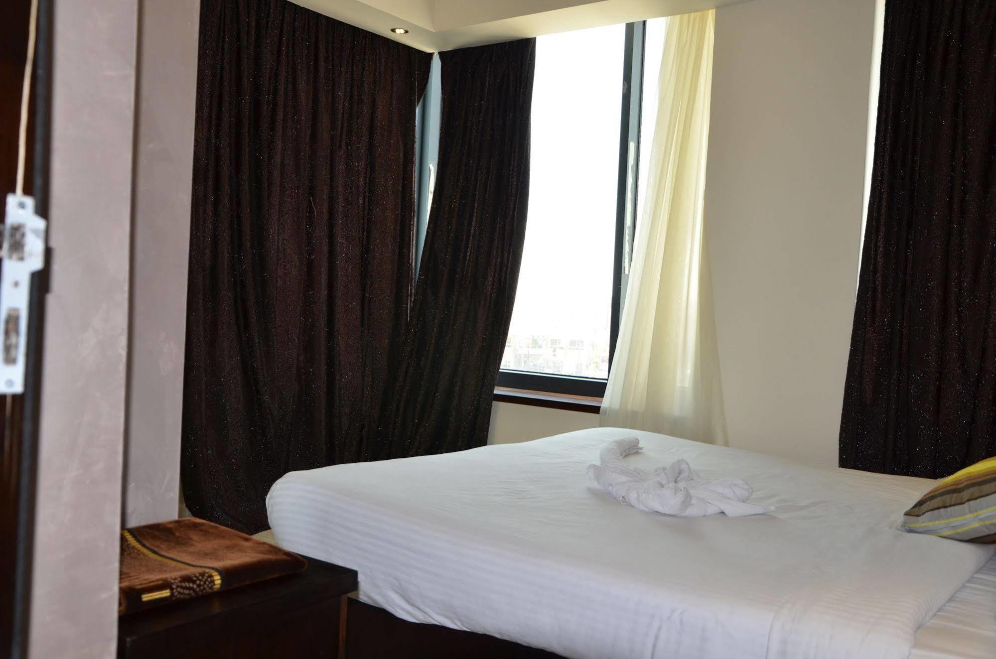 Diamond Hotel Amman Exterior photo
